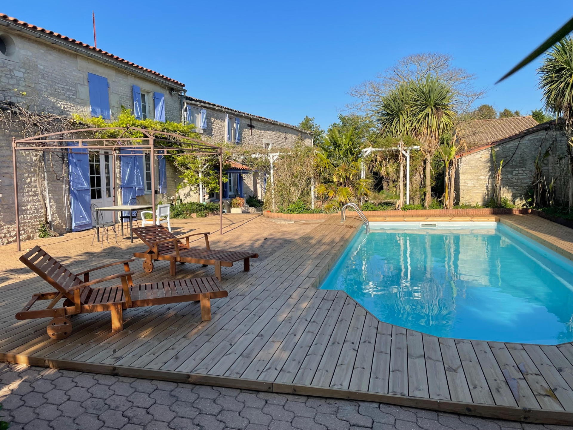 Plage de piscine en Thermopin