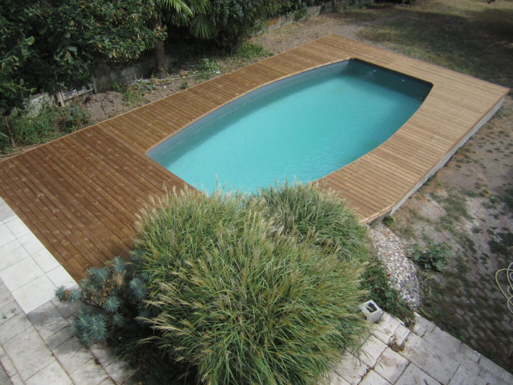 Plage de piscine sans vis