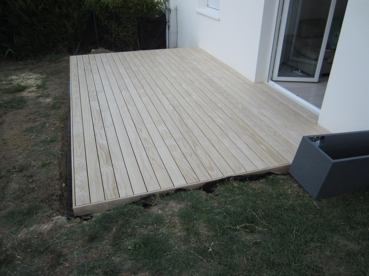 Terrasse bois sur plots à Royan