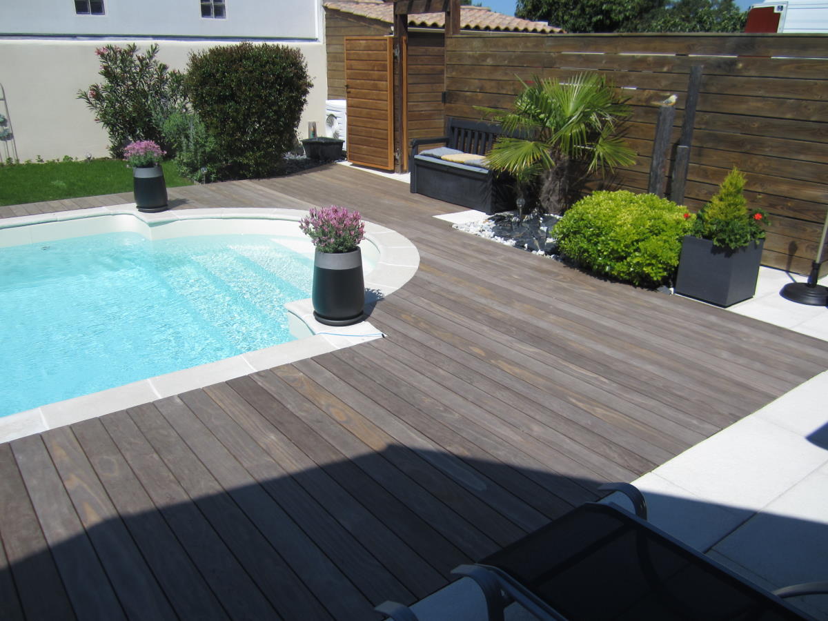 Entourage de piscine en bois sans vis