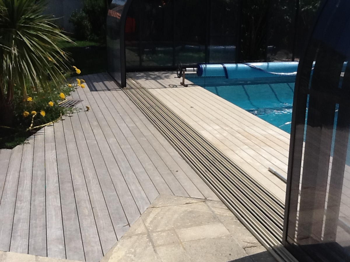 Plage de piscine sans vis