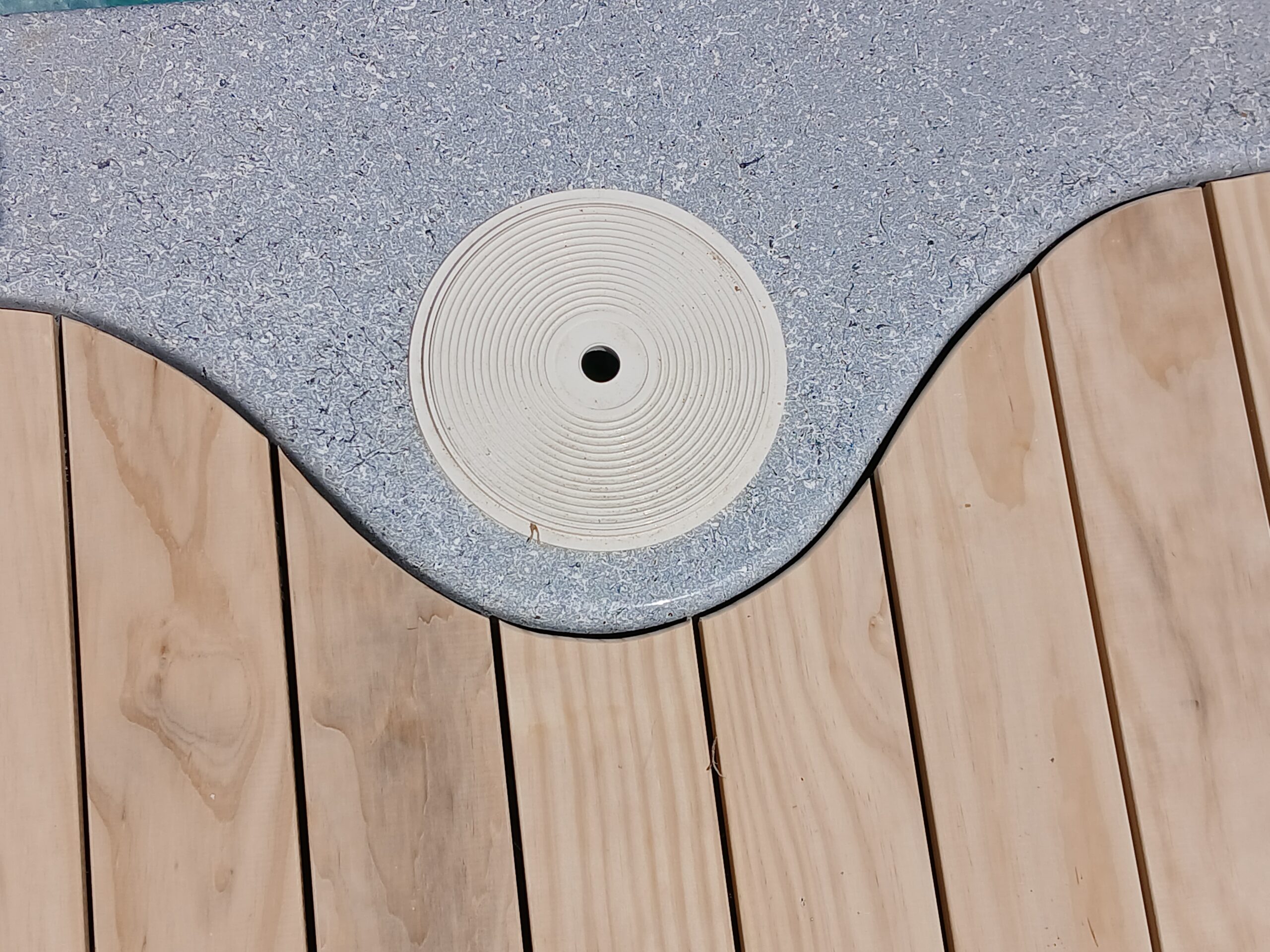 À La Tremblade, JolyWood réalise une terrasse bois d’exception avec Grad et Accoya naturel - Avant