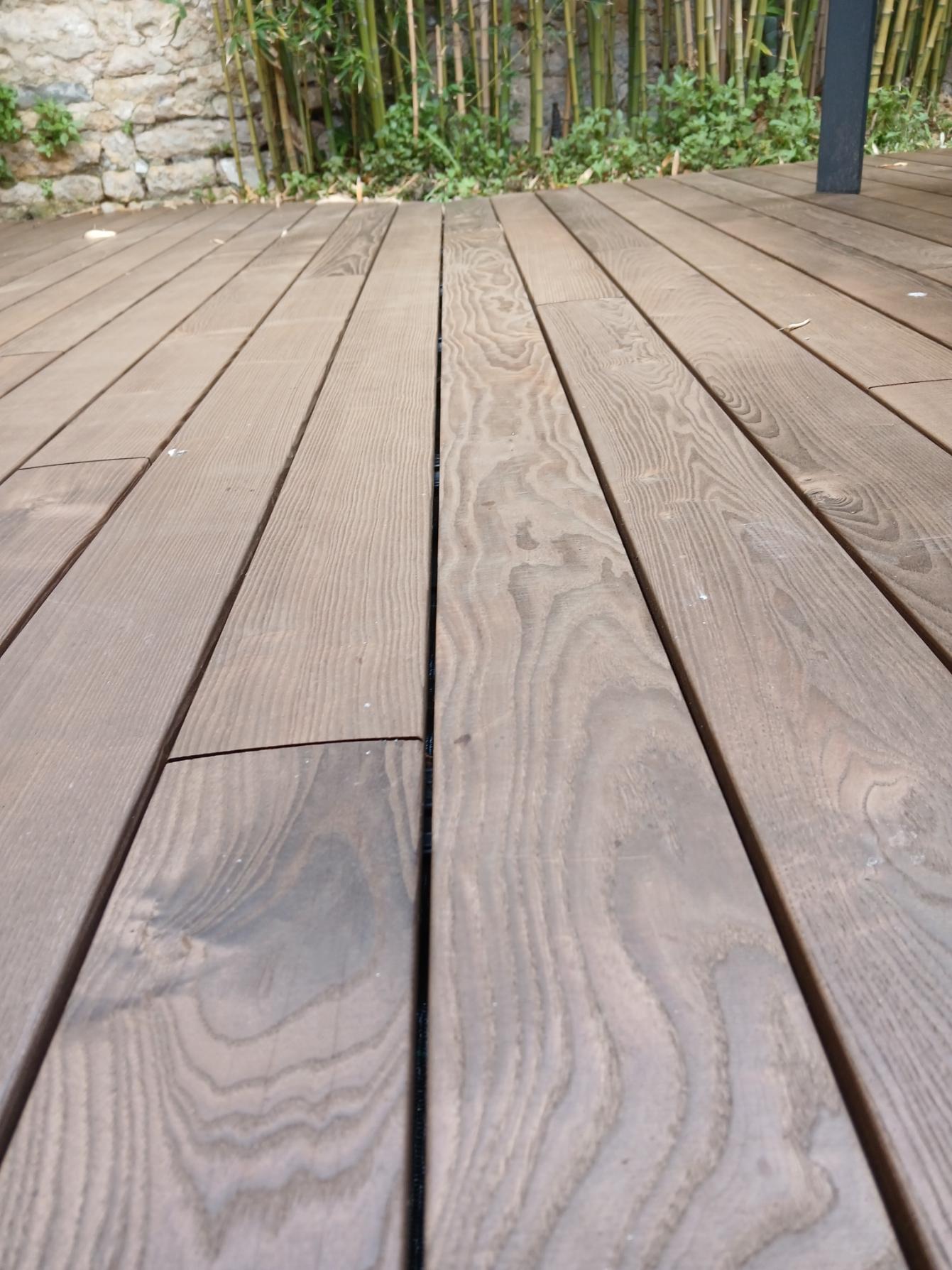 Après - Optimisation d’un extérieur à Loix : une terrasse bois sur-mesure à l’Île-de-Ré