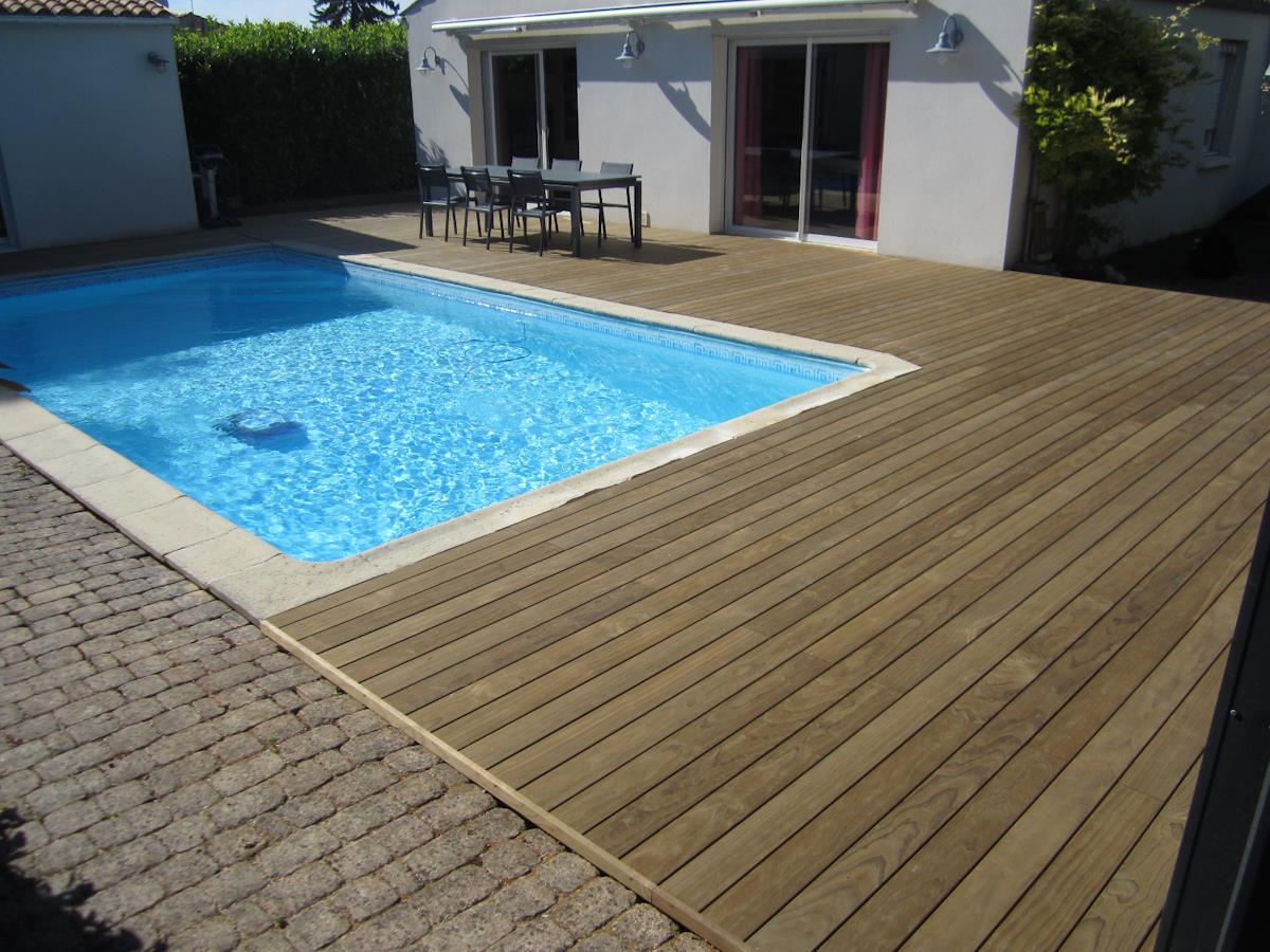 ENTOURAGE DE PISCINE BOIS