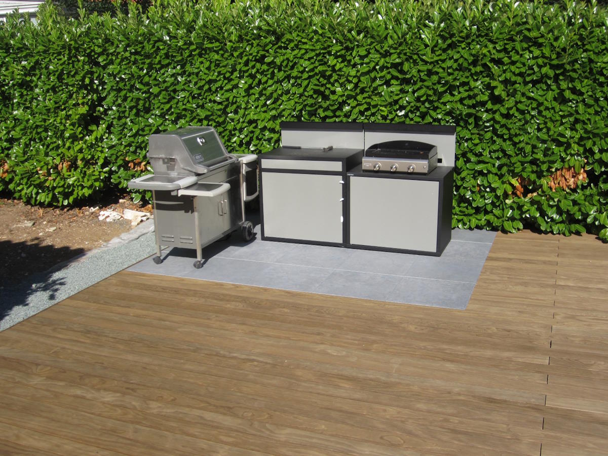 INTÉGRATION GRÈS CÉRAME DANS TERRASSE BOIS