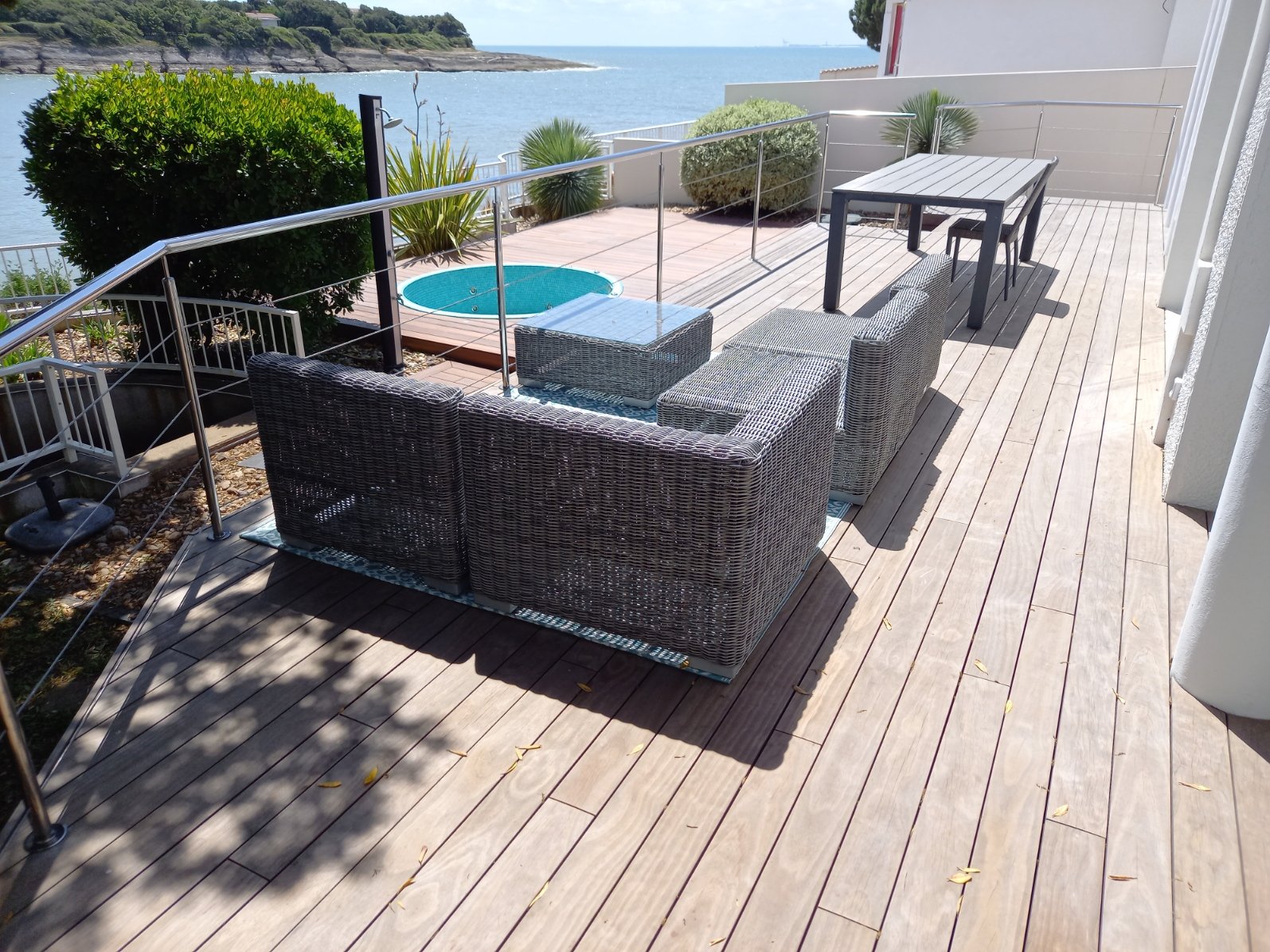 TERRASSE SUR PILOTIS PRÈS DE LA ROCHELLE