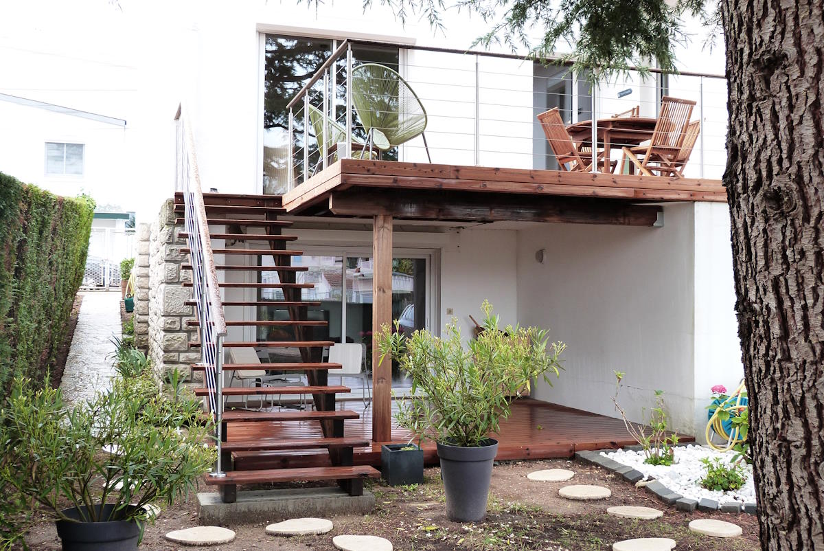 TERRASSE-BOIS-SUR-POTEAUX-ROYAN