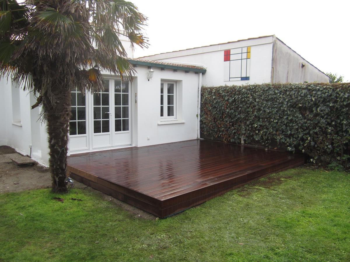 TERRASSE EN KÉBONY