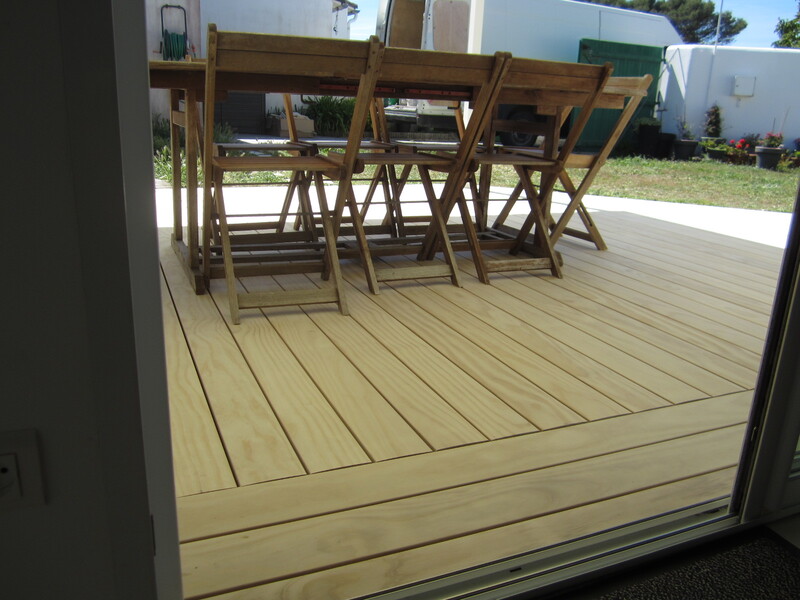 Terrasse en Accoya sur l'Île-de-Ré  Élégance et Durabilité au Bord de l'Océan