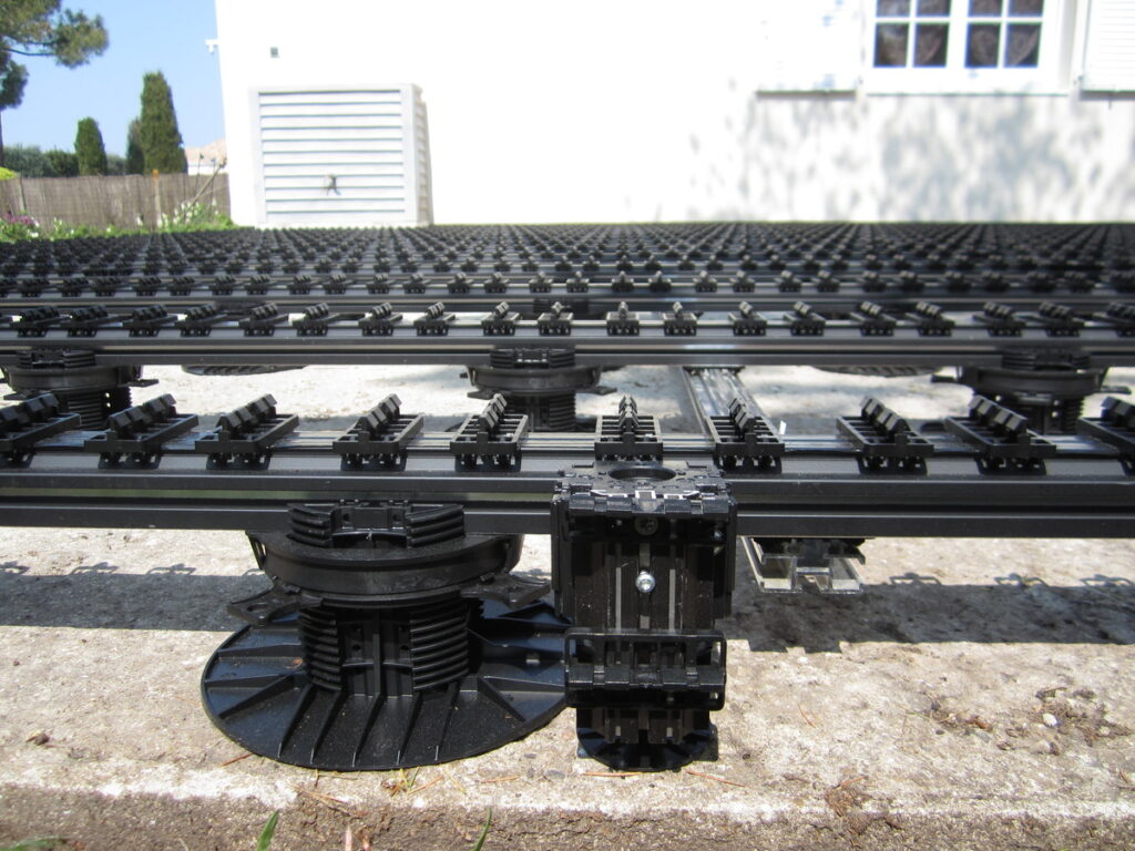 Installation de terrasse sur rail en Charente-Maritime